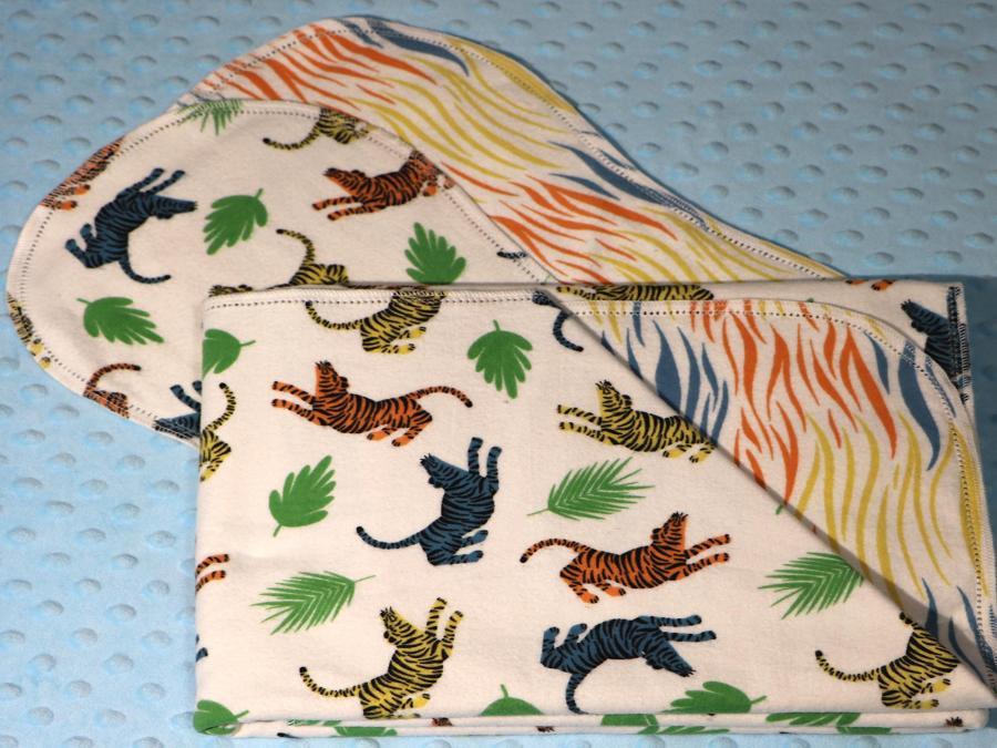 Big Cats Hemstitched Flannel Blanket w/(2) Burp Cloths Kit