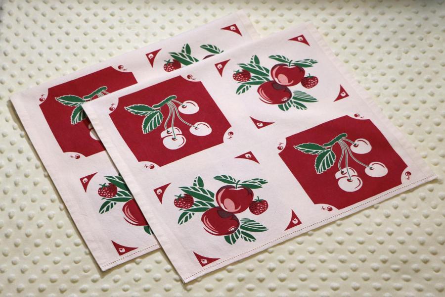 Granny Fruit Red Hemstitched Tea Towels Kit