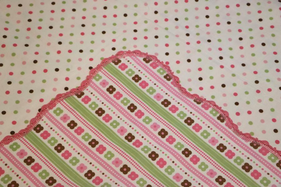 Scalloped Edge Flowers And Dots Hemstitched Flannel Blanket w/(2) Burp Cloths Kit